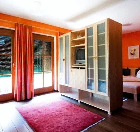 Garni Winzerhof Hoedl 4*