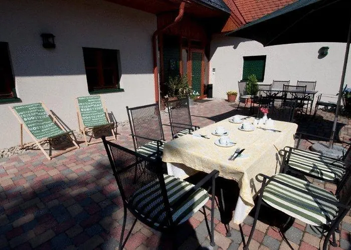 Garni Winzerhof Hoedl Pensión