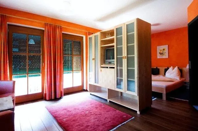 Garni Winzerhof Hoedl بيت ضيافة